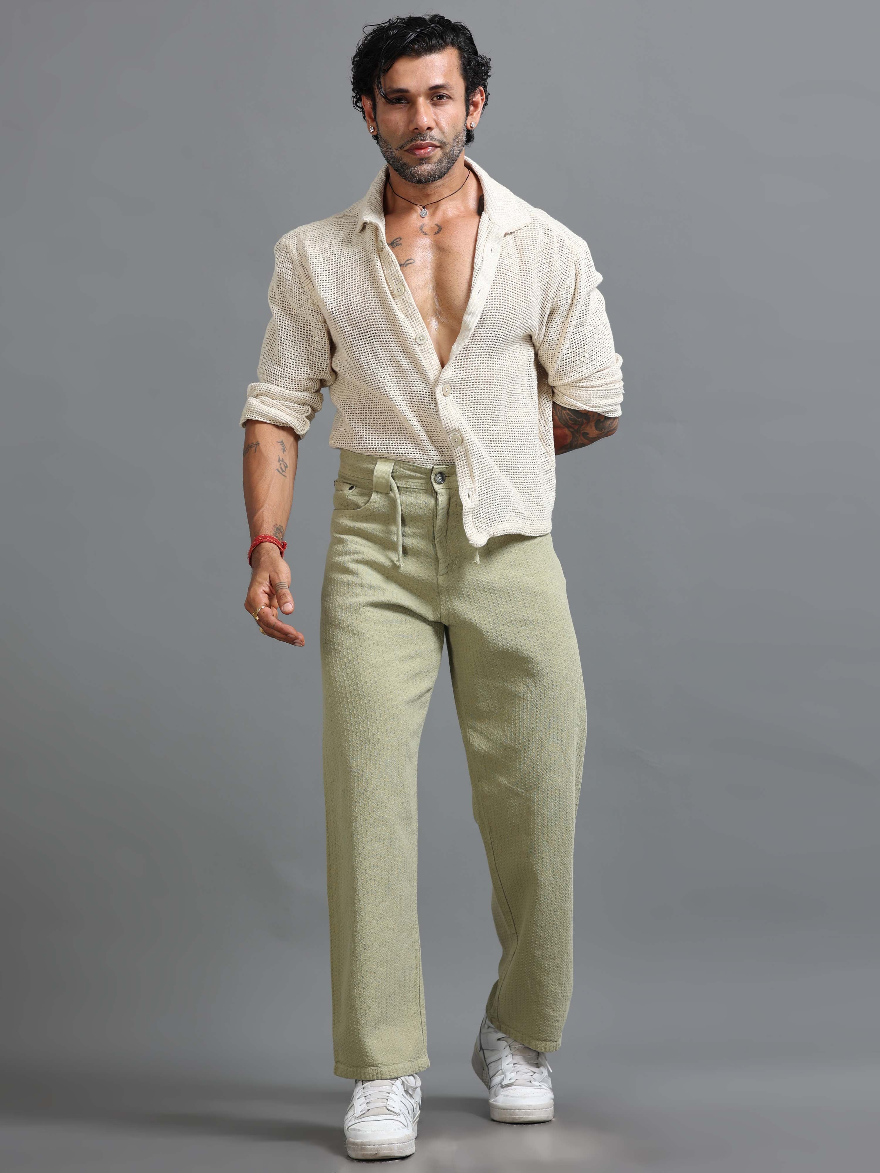 How Can Men Style Relaxed Trousers for a Clean Everyday Look?