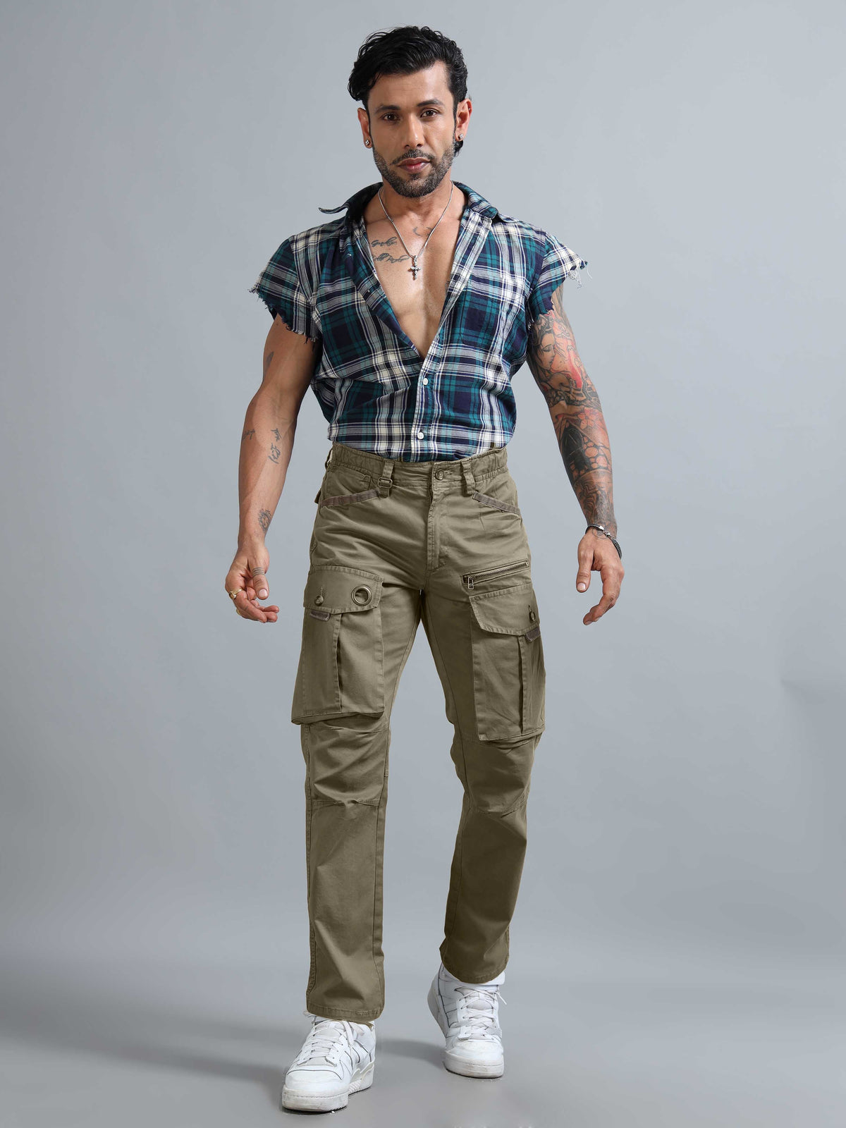 Are beige cargo pants versatile for men, Italian Colony · Casual: Beige cargo pants with a white tee and sneakers