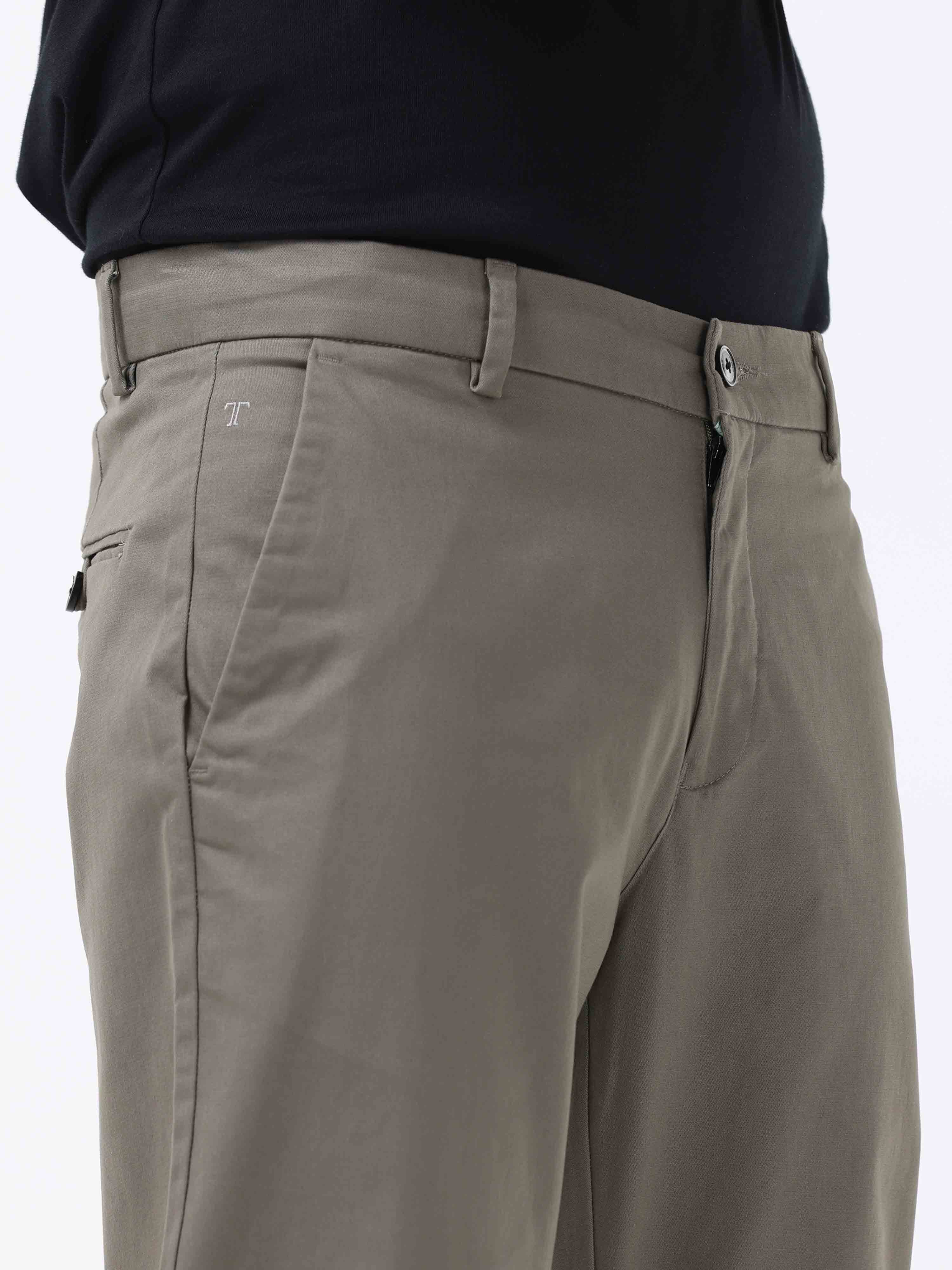 Broken Signature Olive Chino
