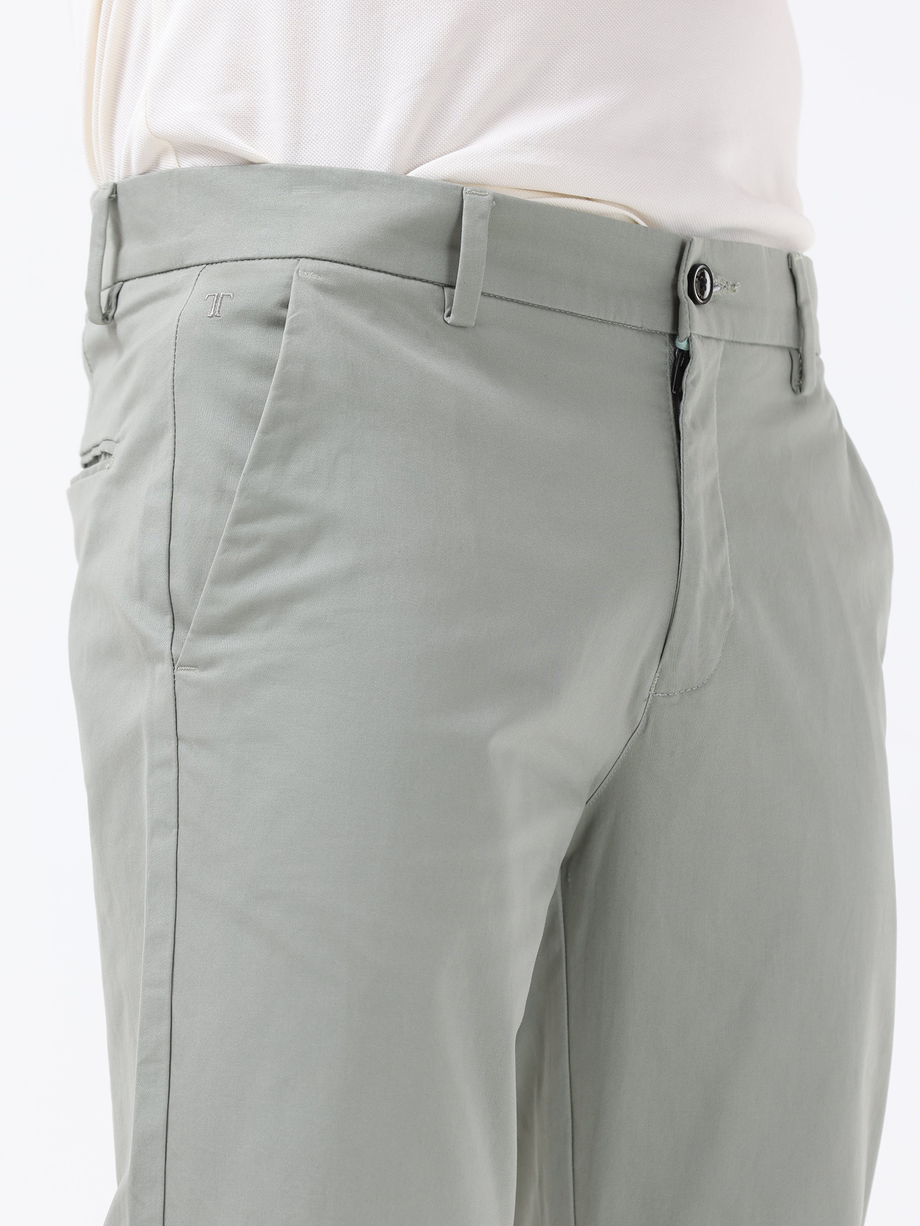 Semi Liquid Statement Pista Chino