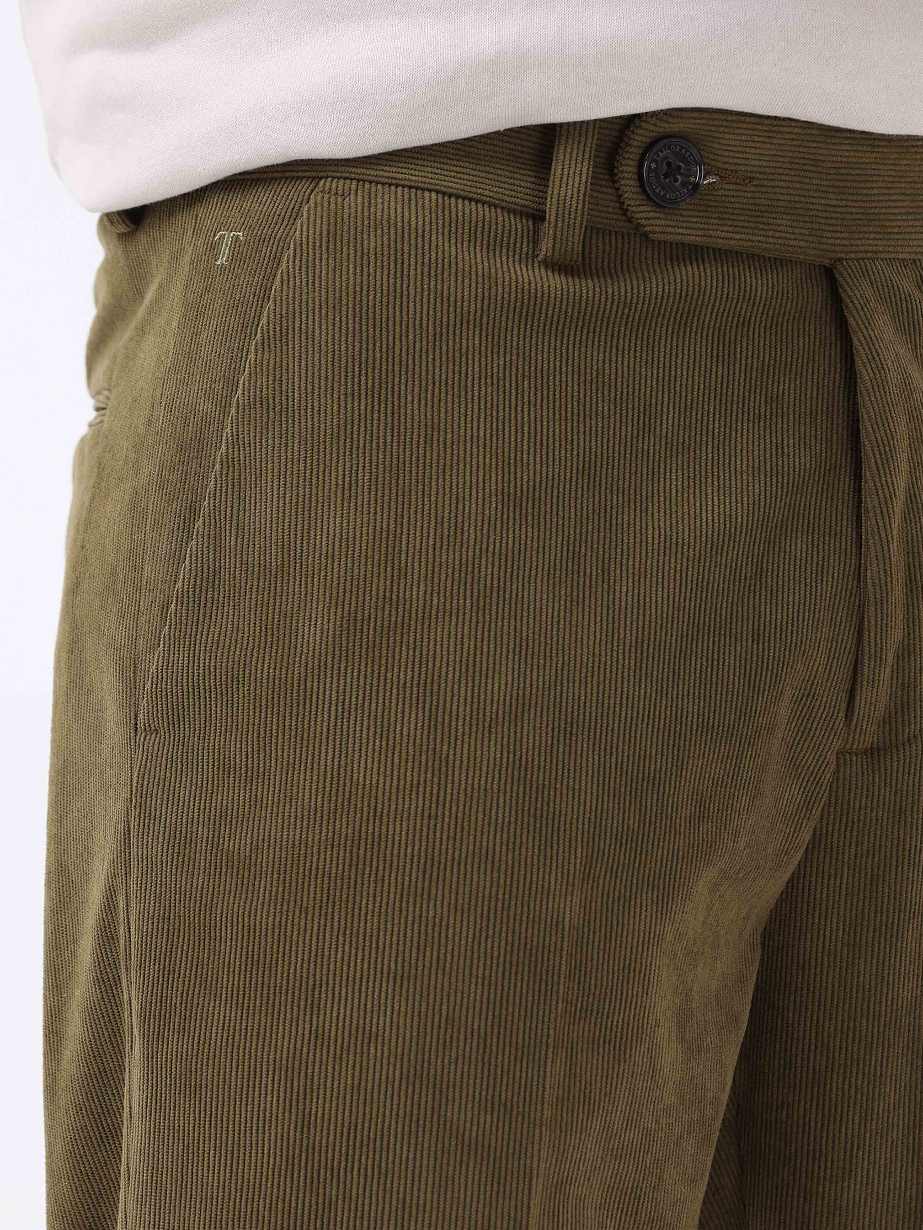 Statement Corduroy Oak Pant
