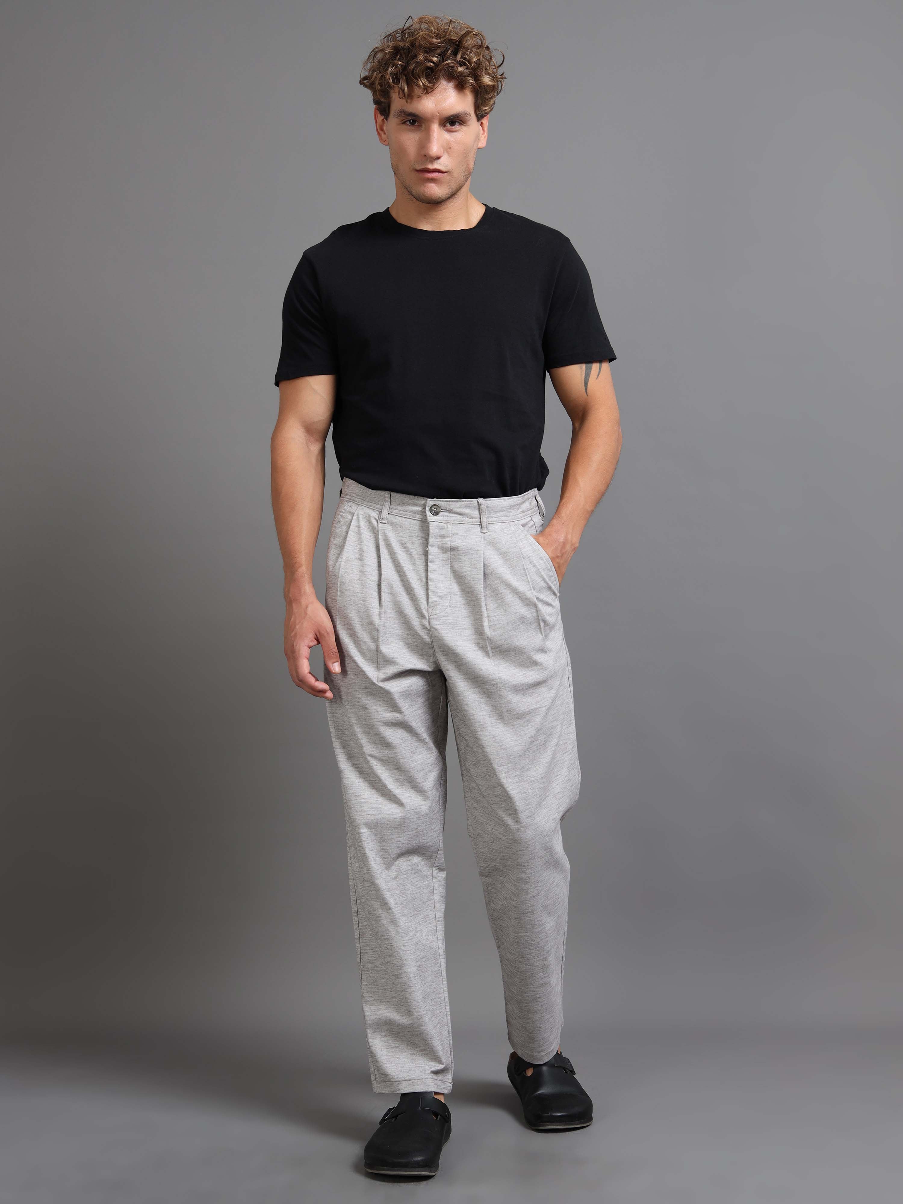 Versatile Pleated Trouser In Grey For Men