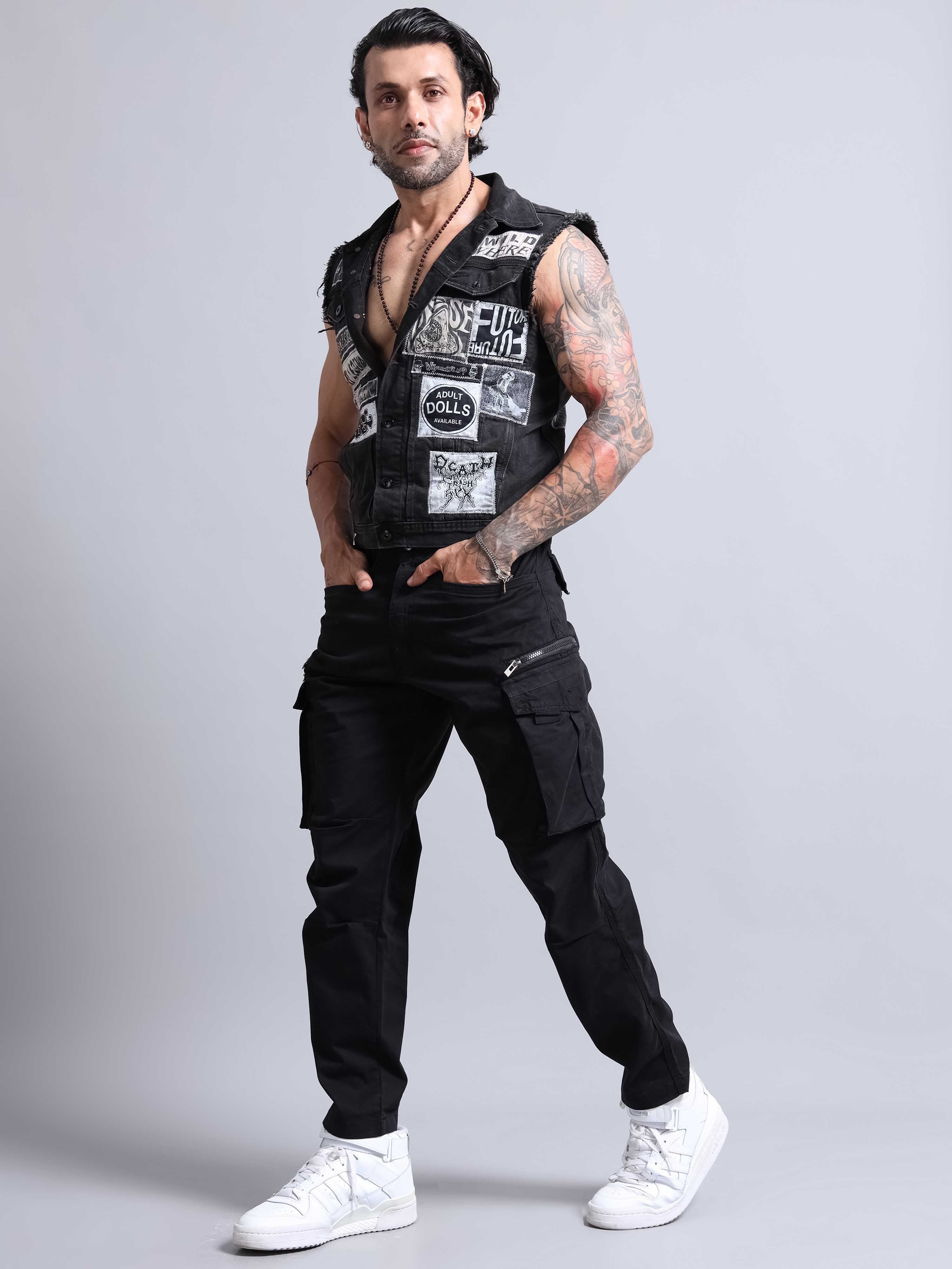 Rugged Zip Cargo Pants In Black