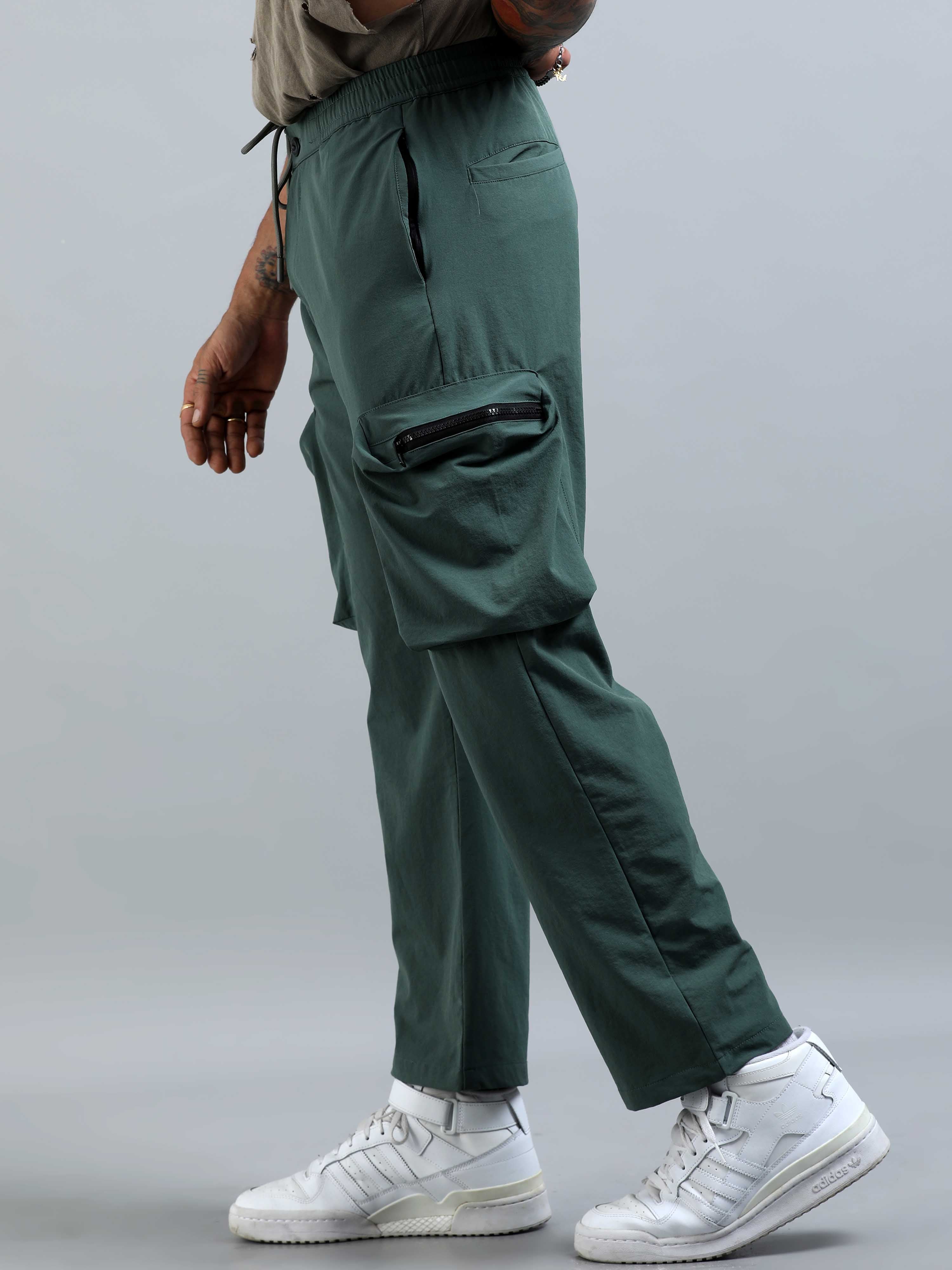 UrbanVoyage Relaxed Cargo In Green