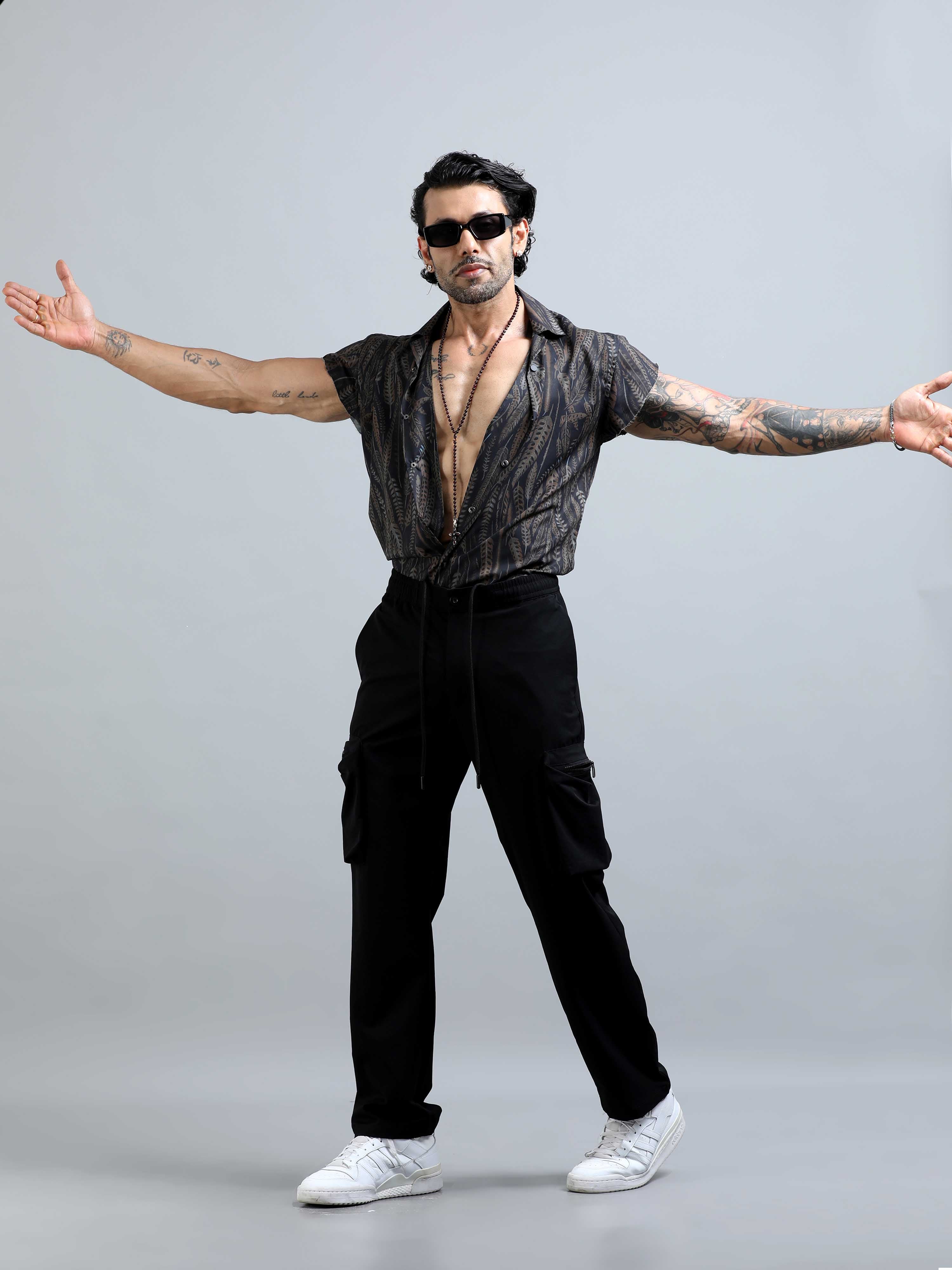 UrbanVoyage Relaxed Cargo In Black