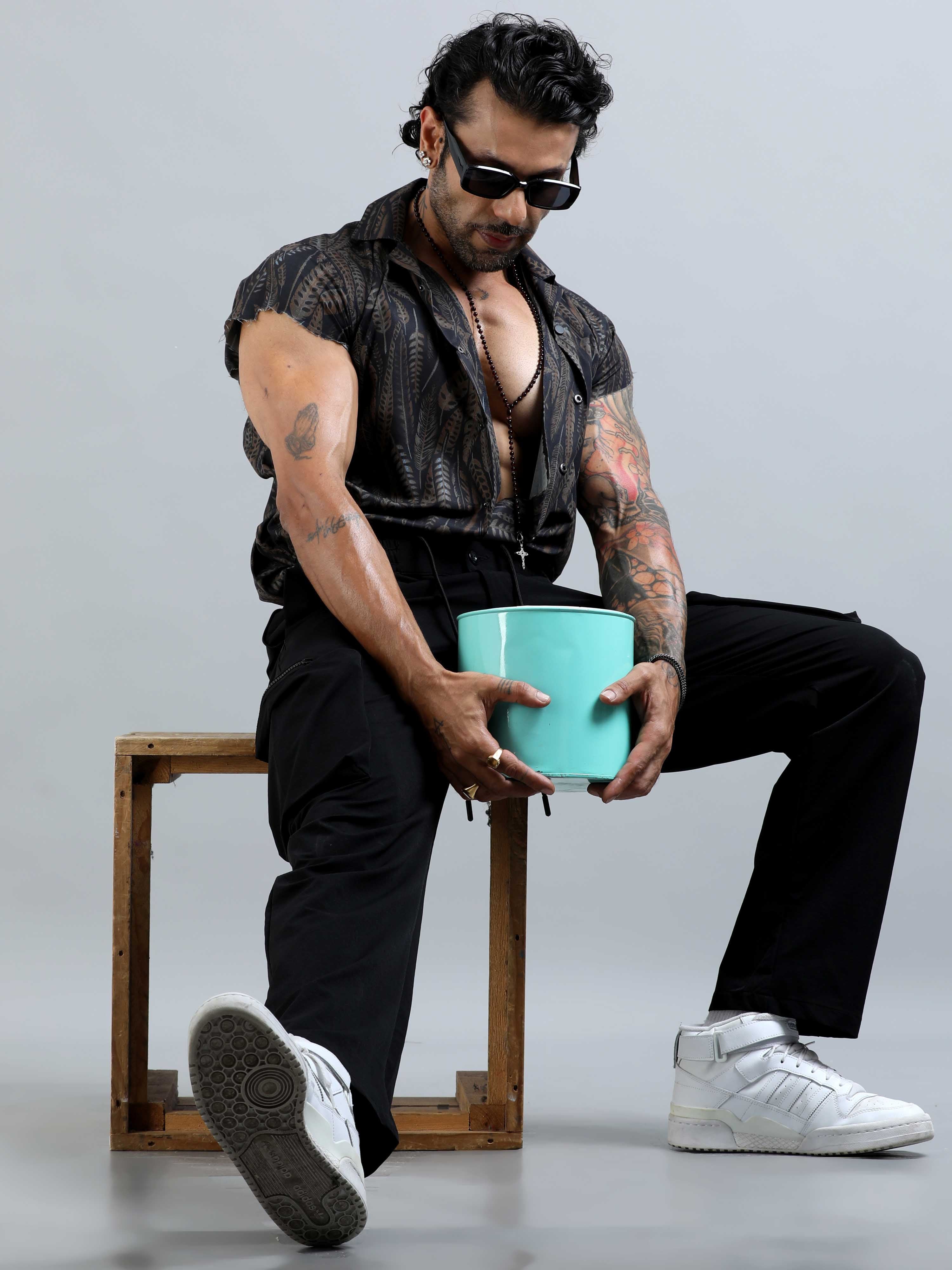 UrbanVoyage Relaxed Cargo In Black