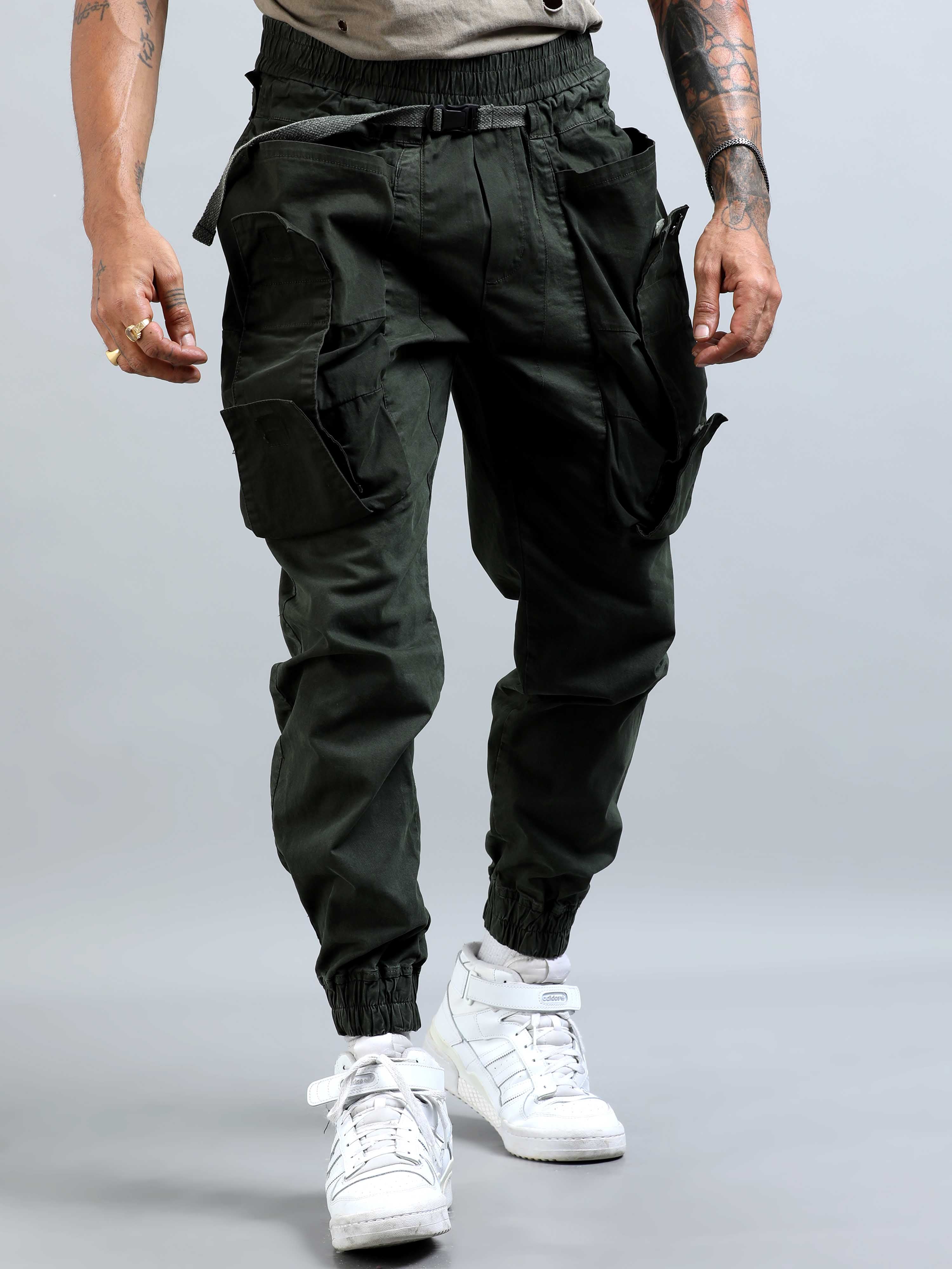 Elevato Layers Cargo Joggers In Olive
