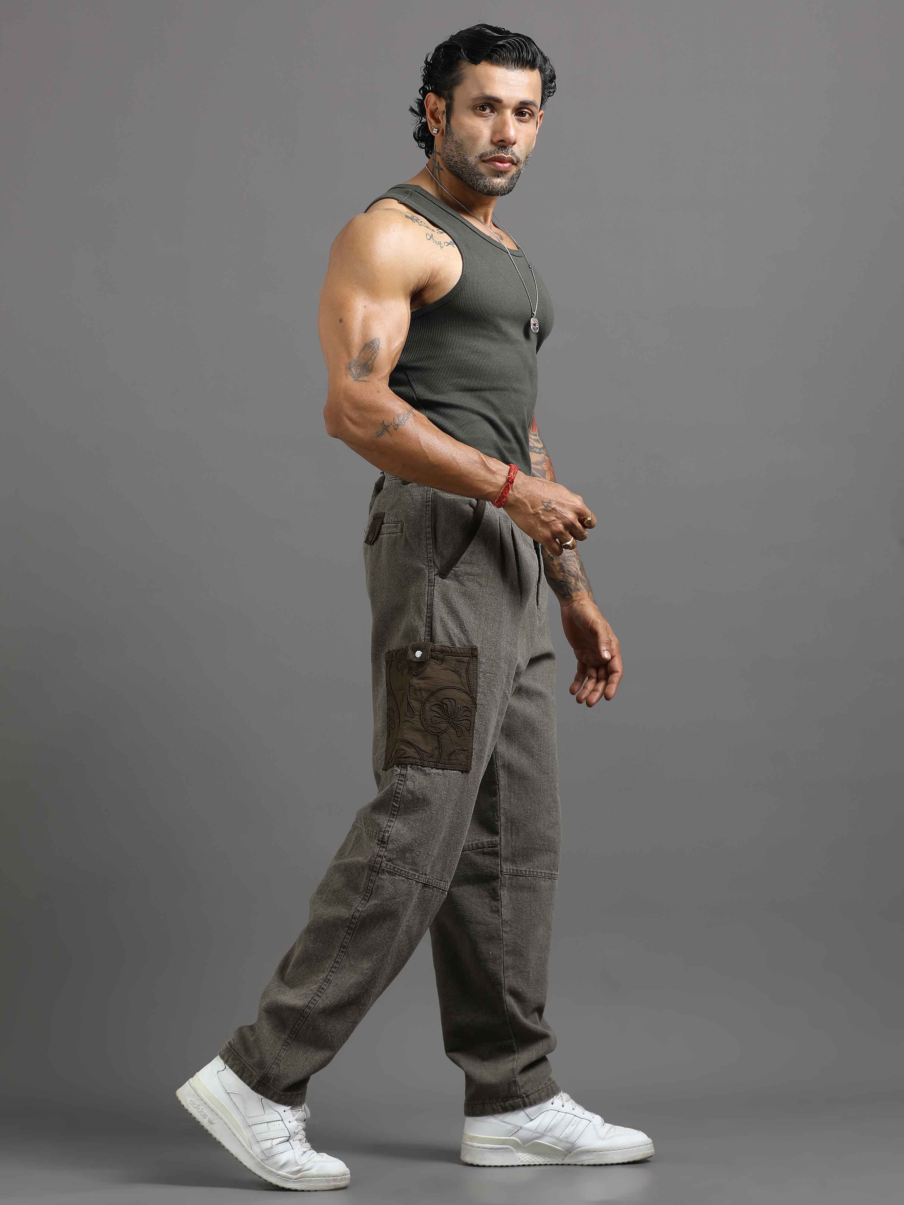 Ecru Pleated Cargo Pant In Grey