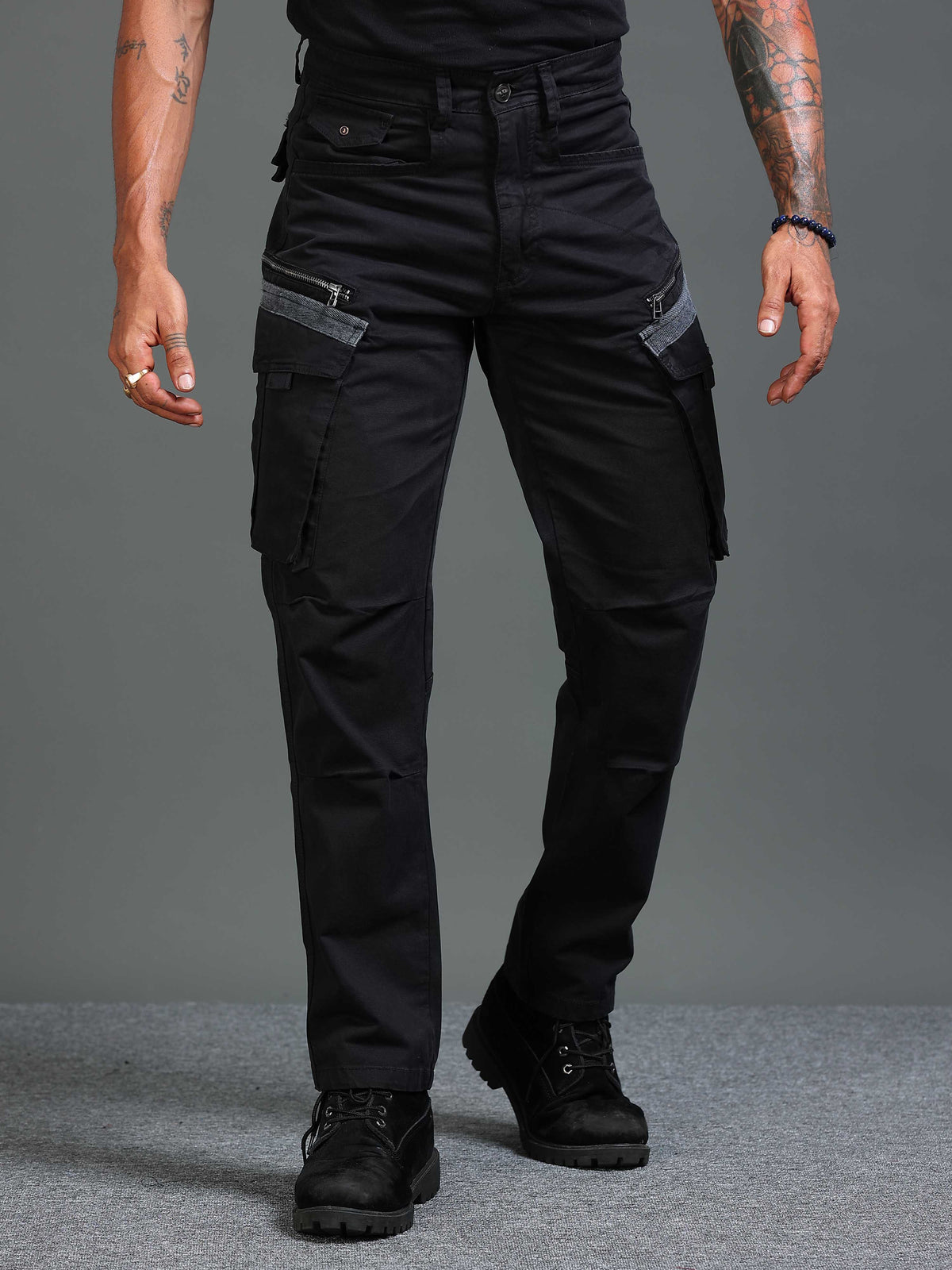 Baggy cargo pants for men fit and styling, Italian Colony