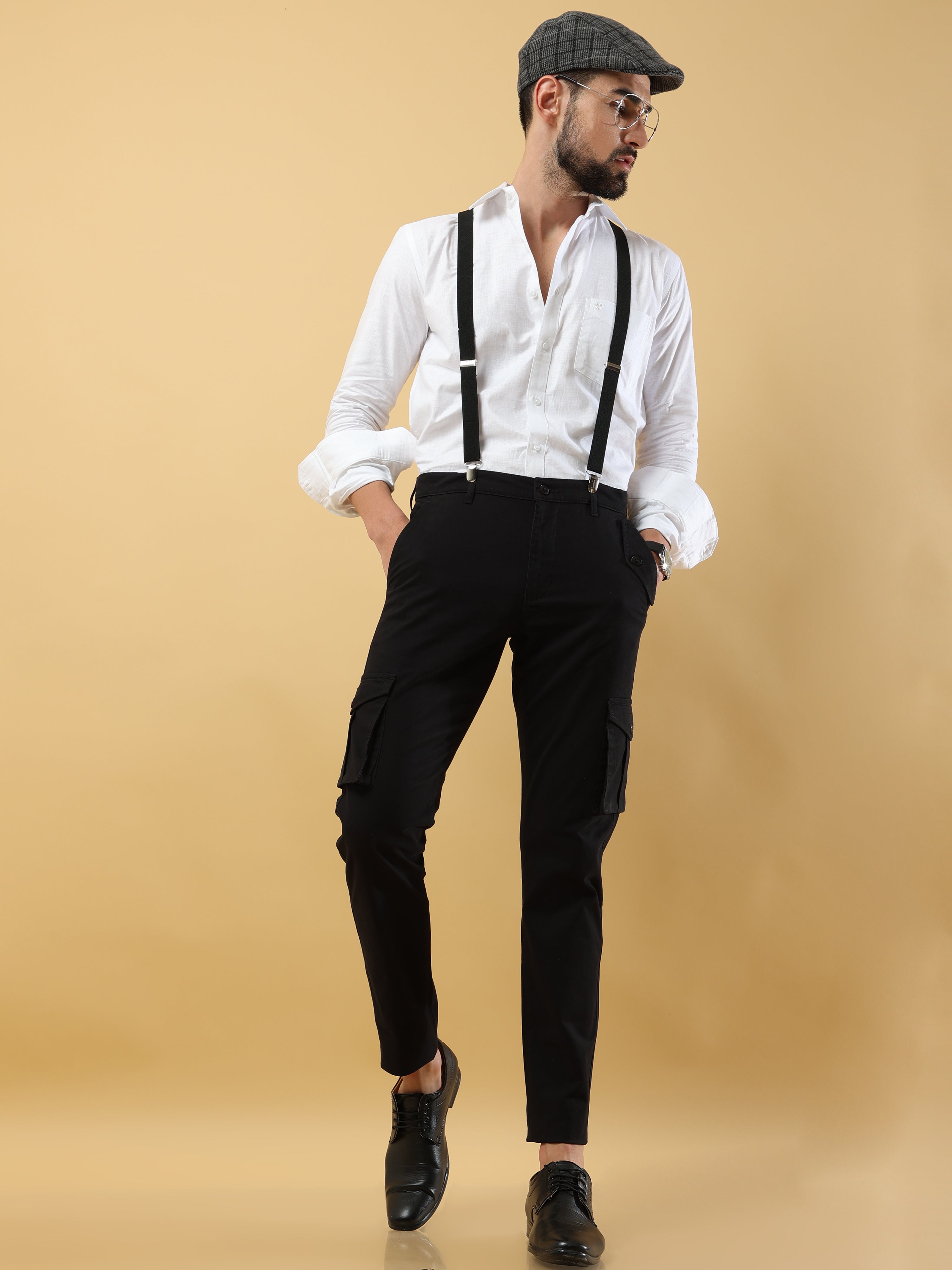 What is the difference between relaxed fit cargo pants and slim fit cargos for men?