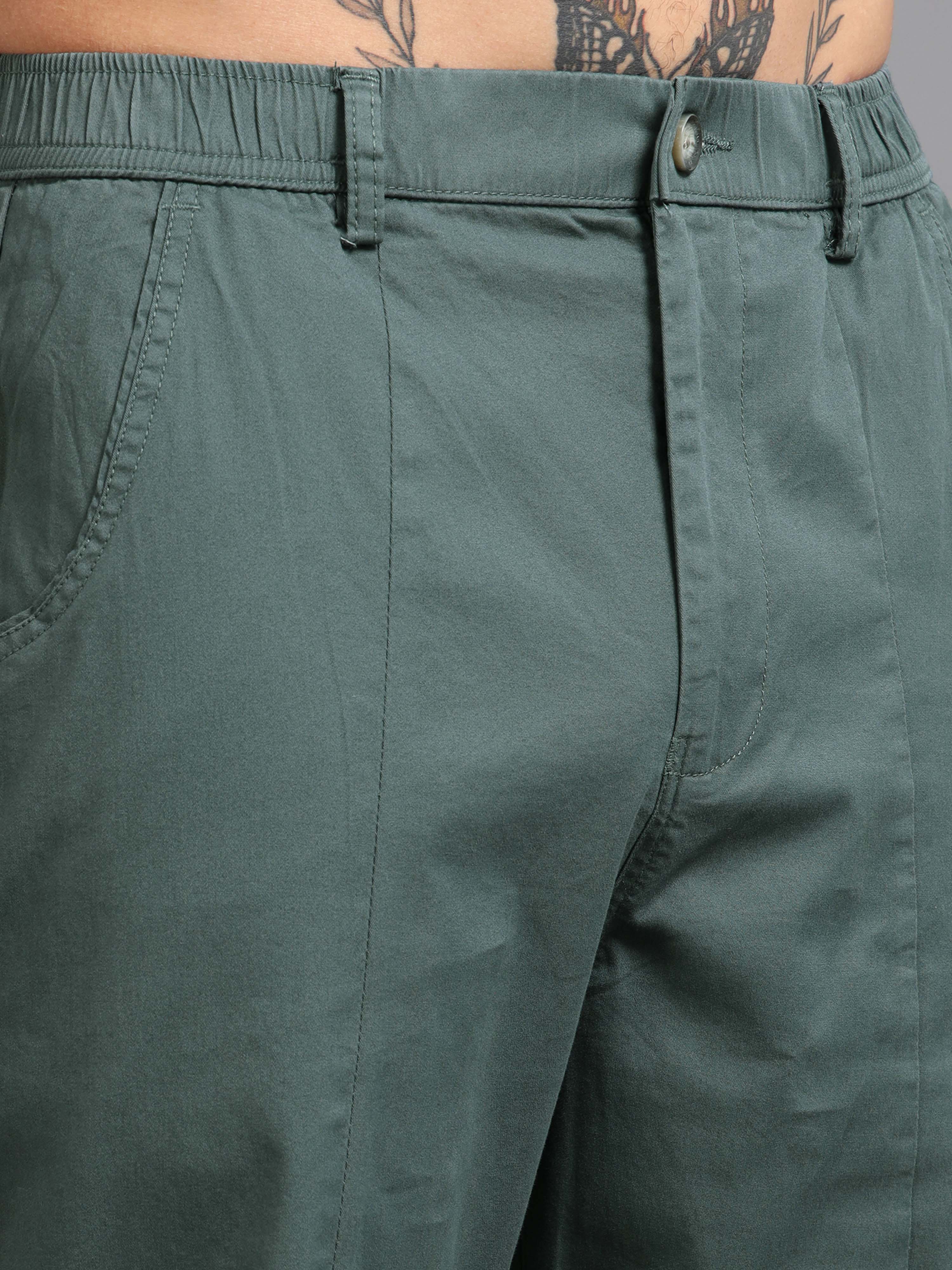 What Should Men Check Before Buying Relaxed Trousers Online?