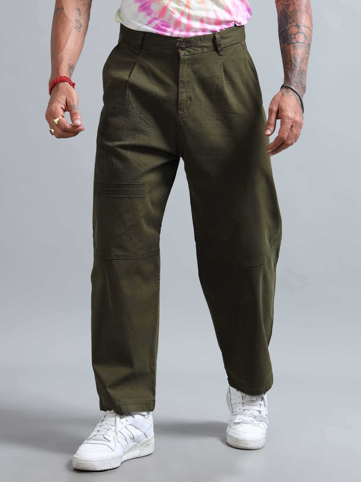What to wear with relaxed trousers, Italian Colony