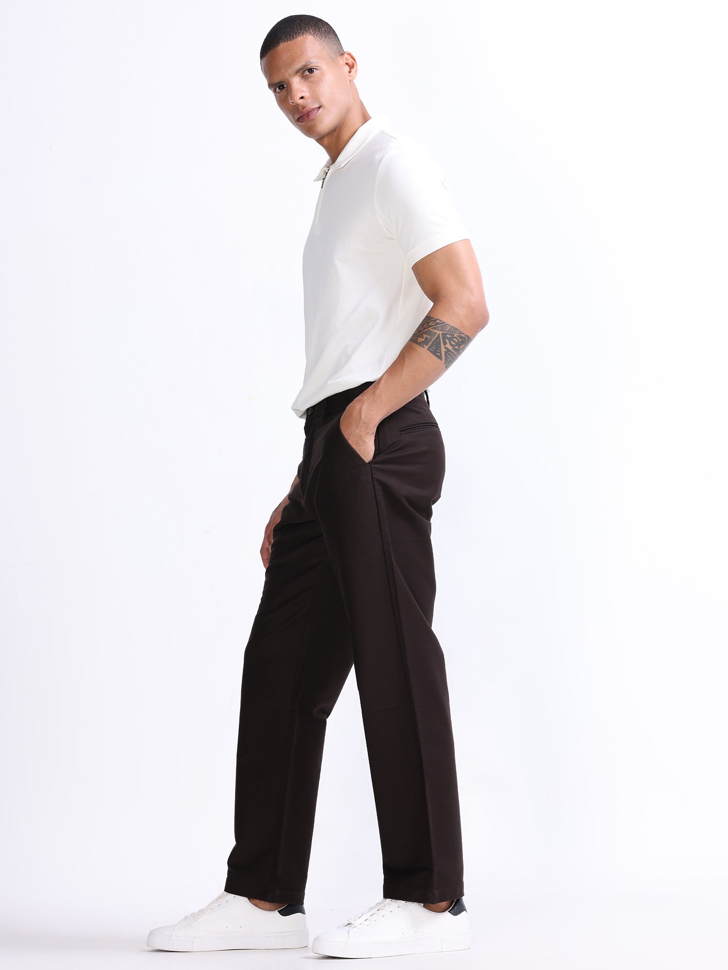 Styling Relaxed Cotton Trousers for Summer and Warm Weather