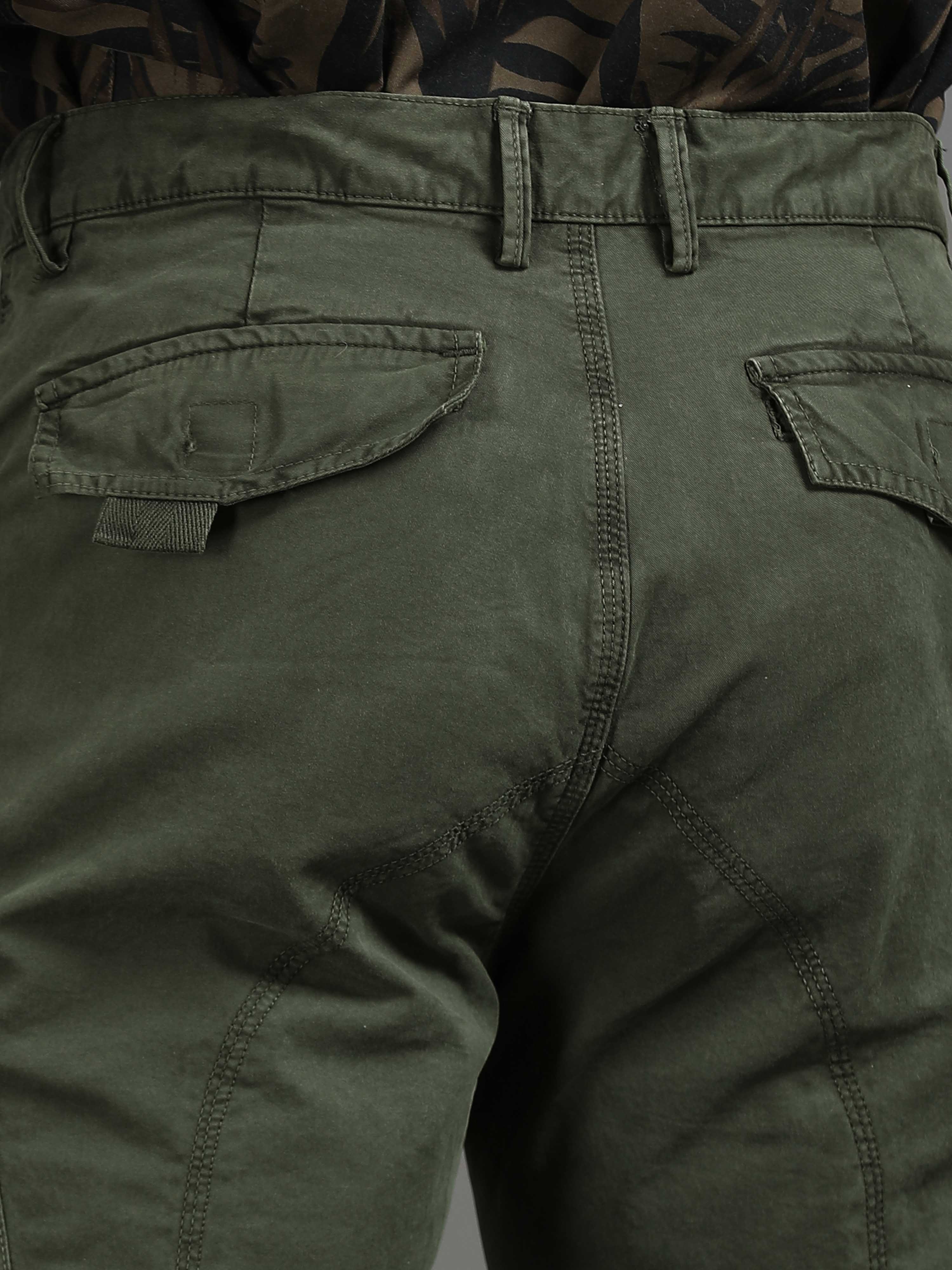 Can formal trousers be worn casually?