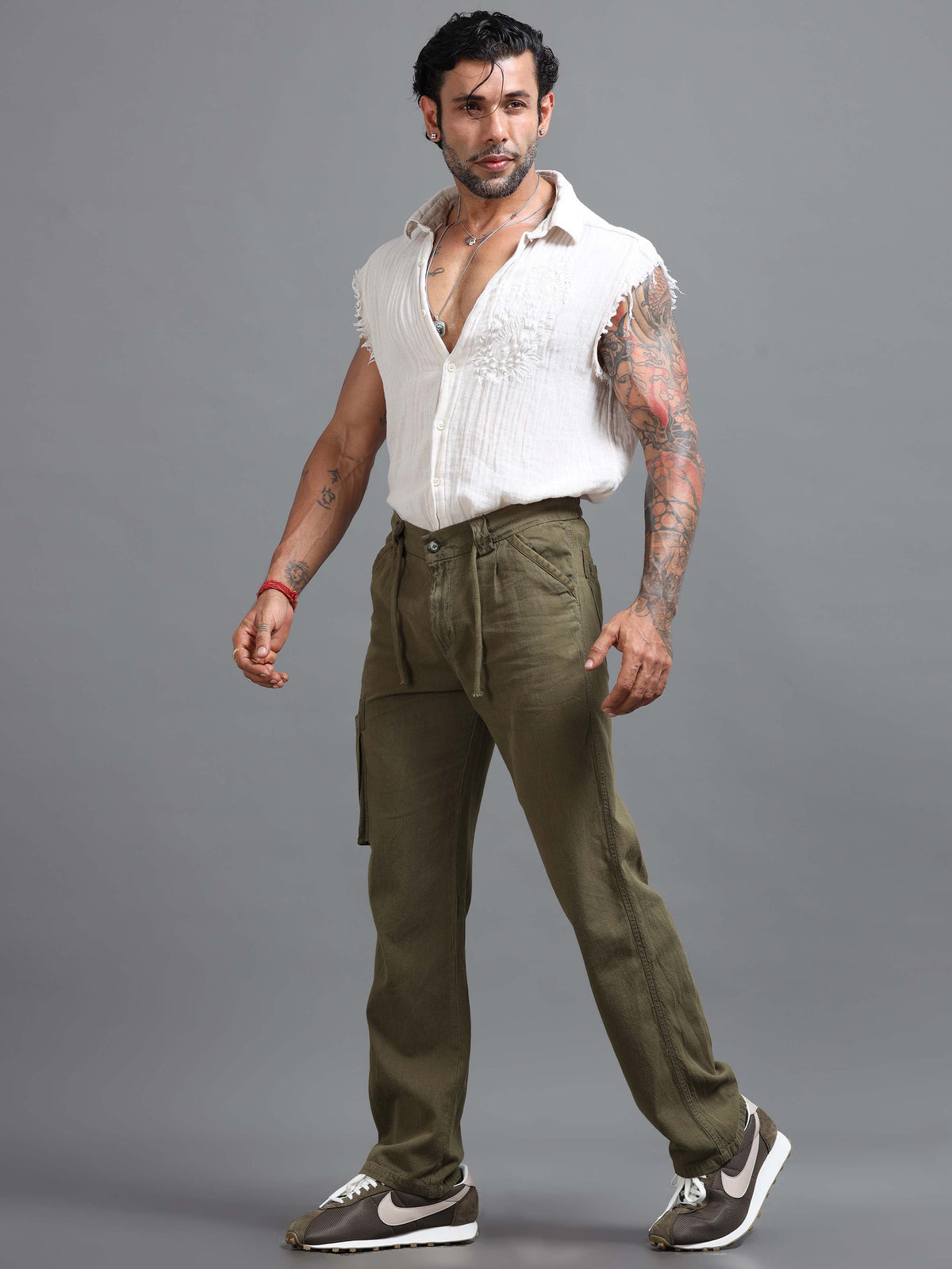 Olive Linen Cargo Pants for Men detail view - Portofino Linen Pant by Italian Colony
