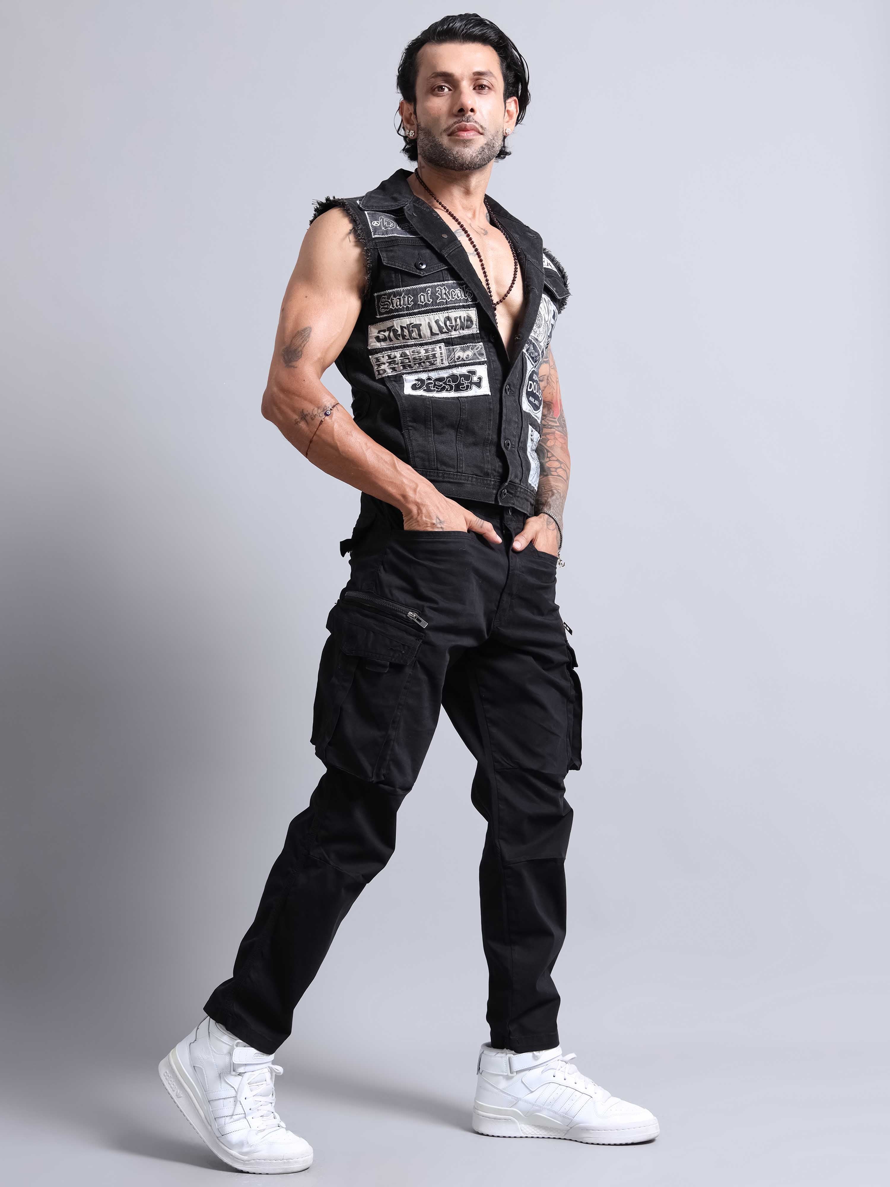 Rugged Zip Cargo Pants In Black