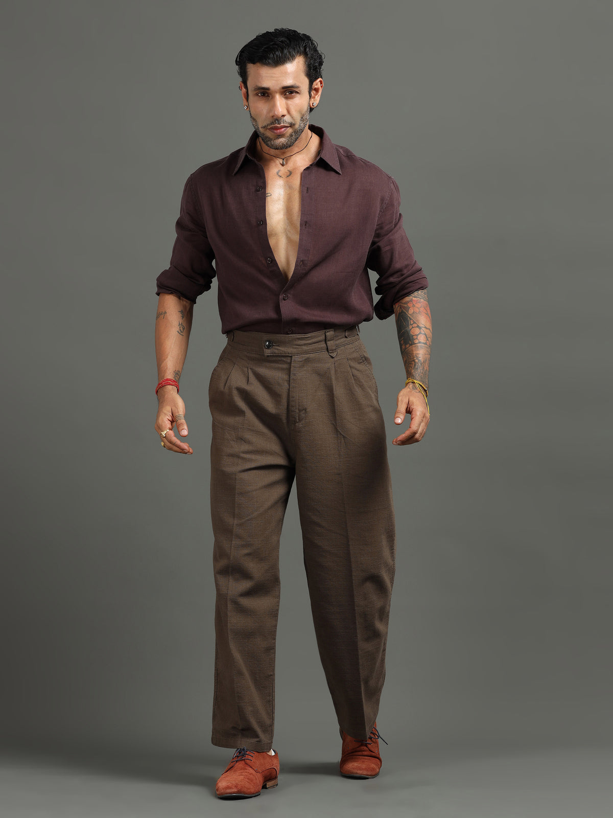 Brown Linen Trousers for Men detail view - Huntington Relaxed Trouser by Italian Colony