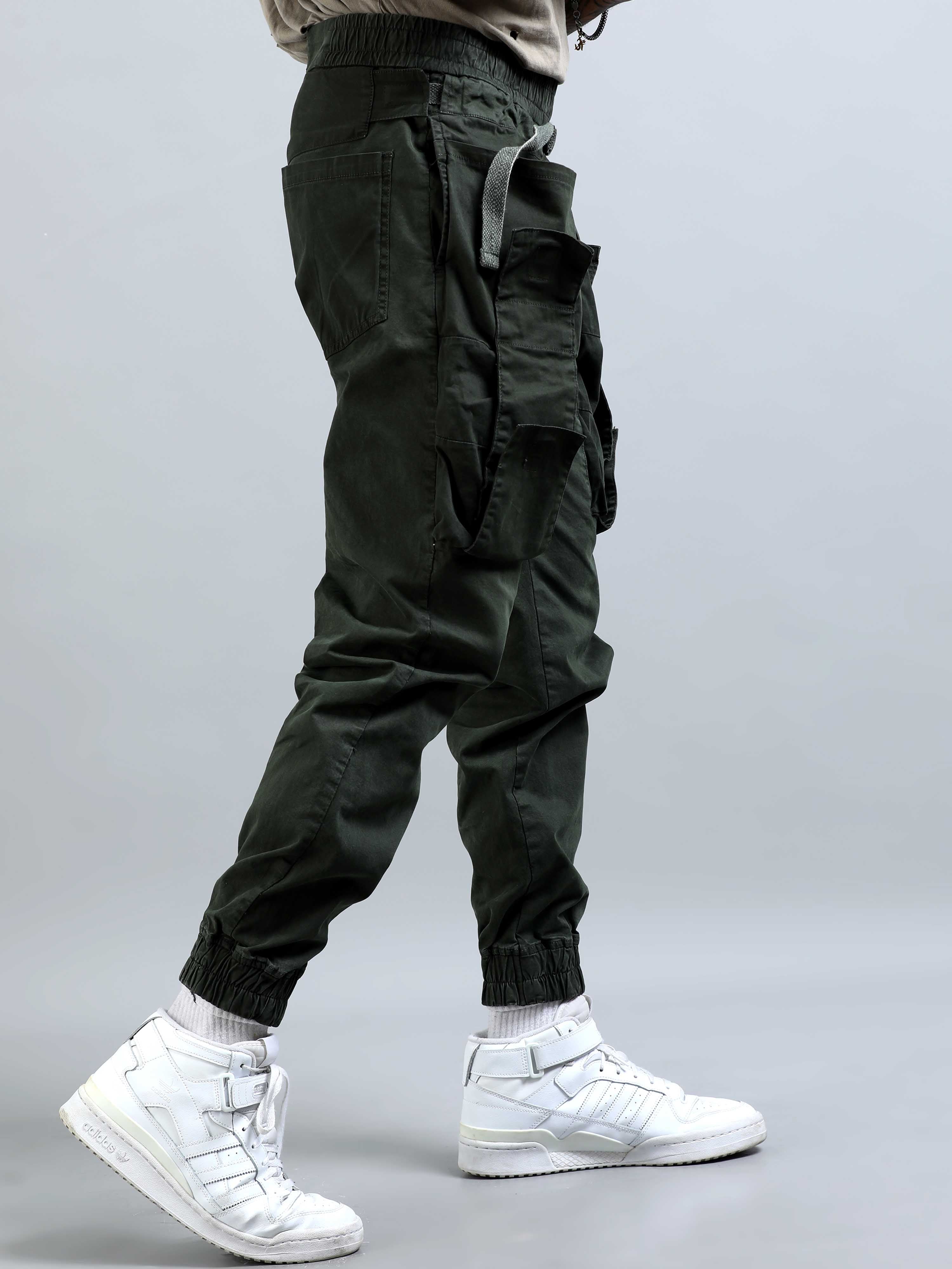 Elevato Layers Cargo Joggers In Olive