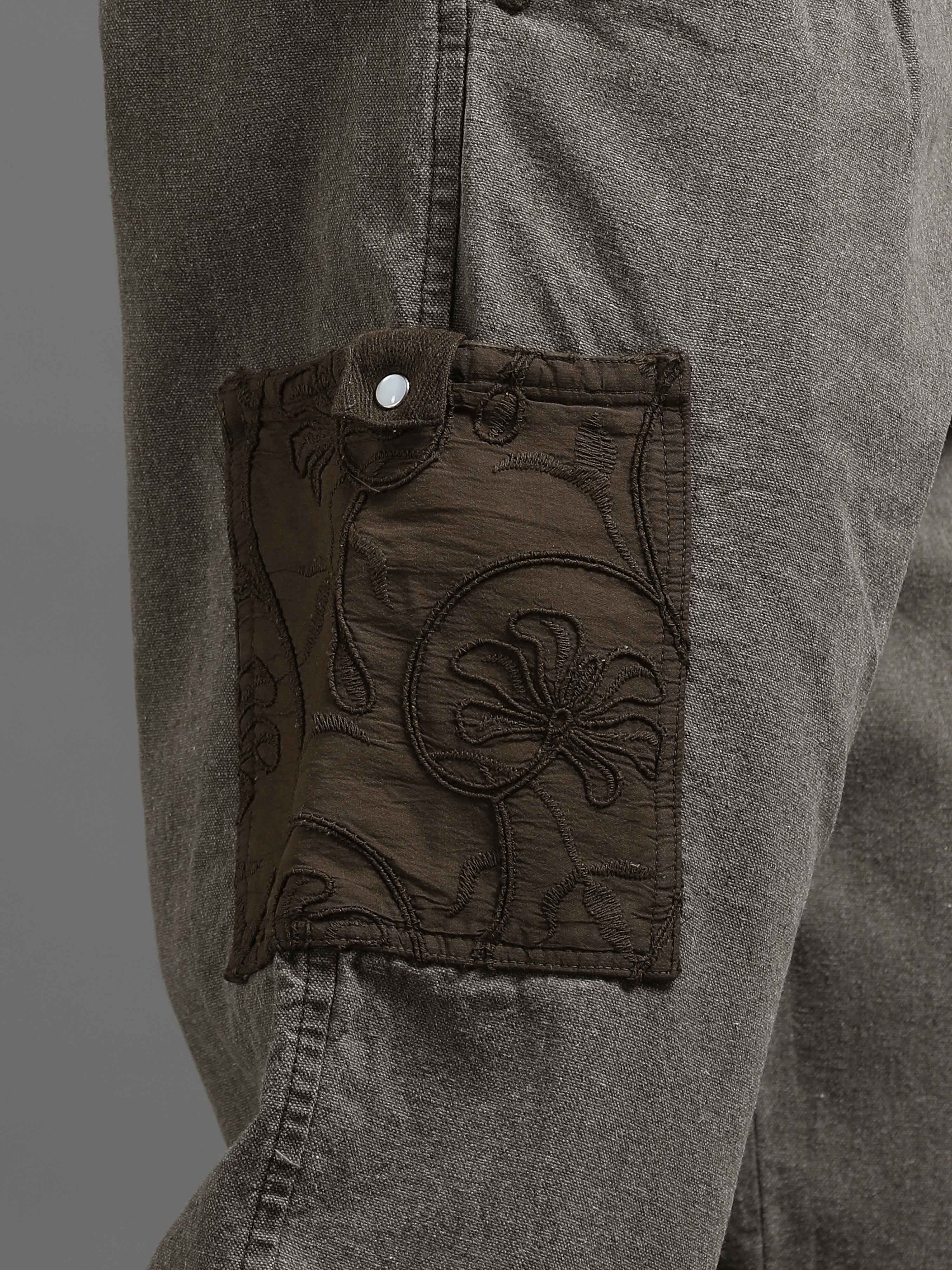 Ecru Pleated Cargo Pant In Grey