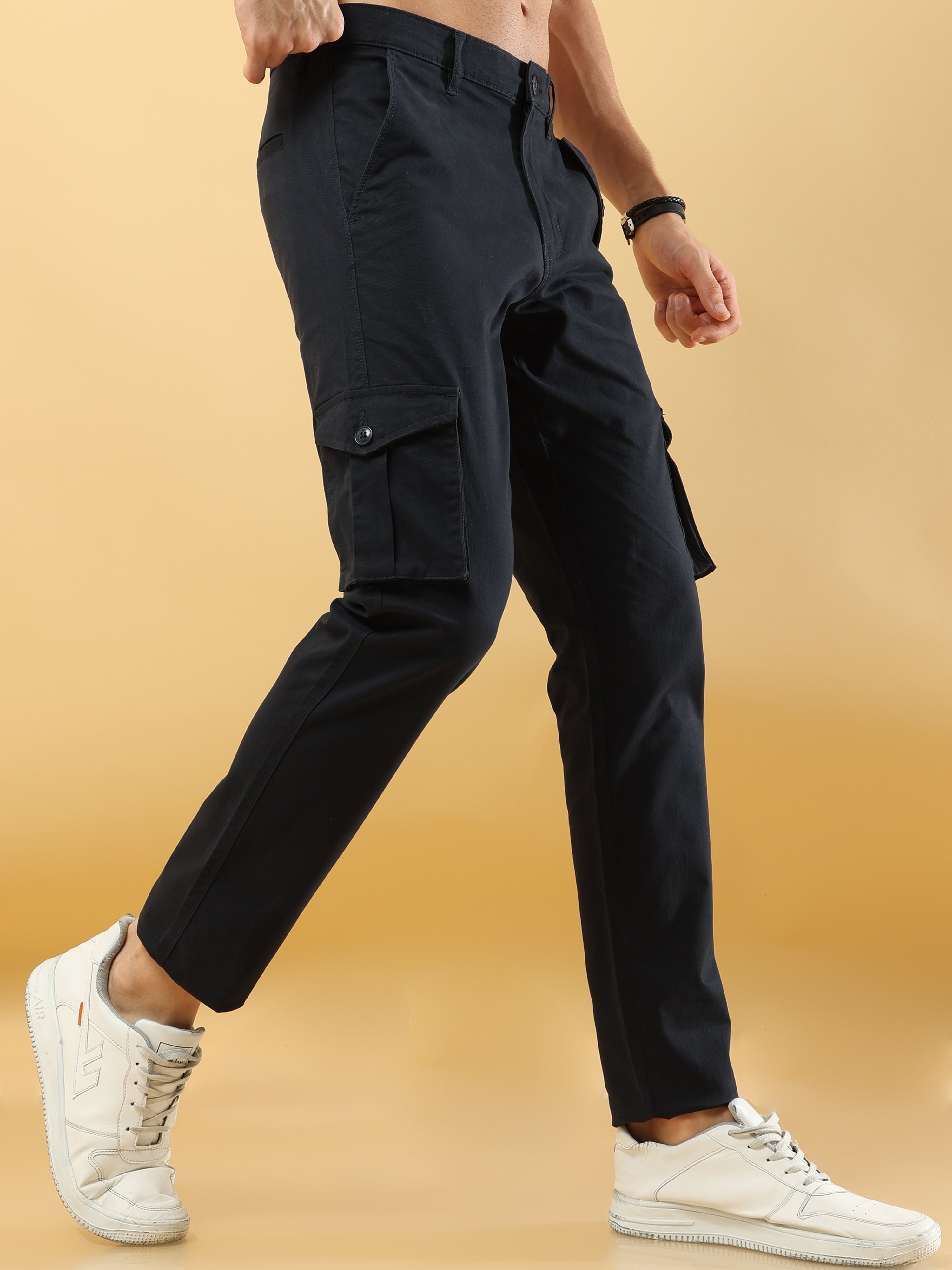 The FITTED CARGO jogging pants by URBAN CLASSICS is the perfect combi,  39,90 €